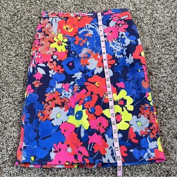 Ann Taylor LOFT Floral Multicolor Tweed Pencil Skirt Size 0 Beautiful Multicolor - Picture 10 of 10